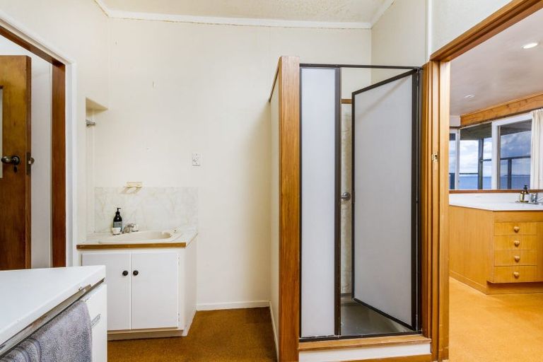 Photo of property in 39 Ocean View Road, Milford, Auckland, 0620