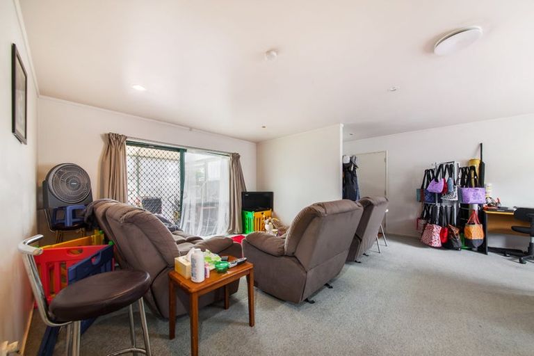 Photo of property in 66b Dundale Avenue, Blockhouse Bay, Auckland, 0600