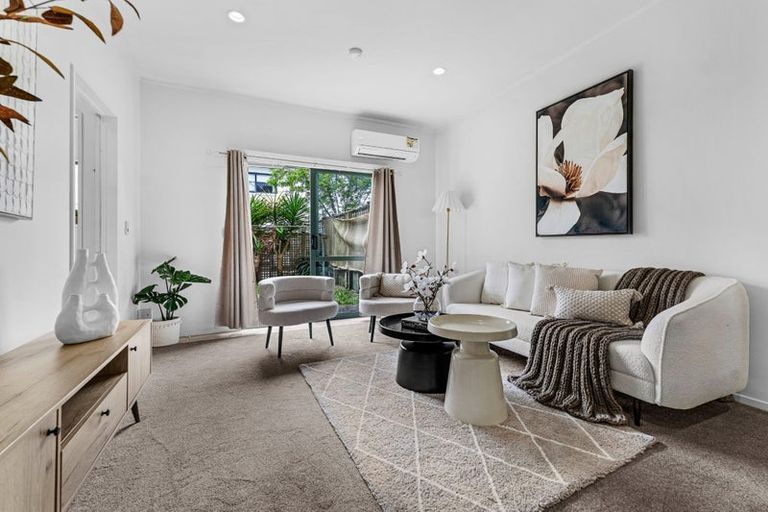 Photo of property in 12 Vitex Lane, Henderson, Auckland, 0612