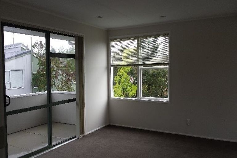 Photo of property in 1/36 Knightsbridge Drive, Forrest Hill, Auckland, 0620