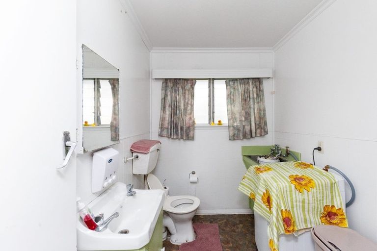 Photo of property in 6-7 Russell Street, Feilding, 4702