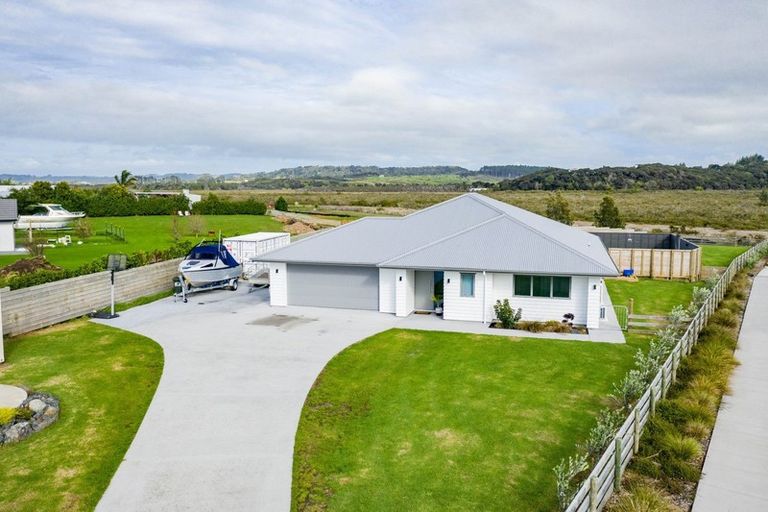Photo of property in 68e Jack Boyd Drive, Mangawhai Heads, Kaiwaka, 0573
