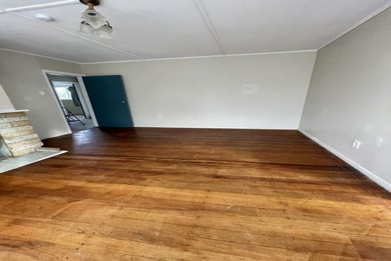 Photo of property in 27 Goldsmith Crescent, Levin, 5510