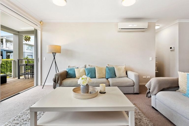 Photo of property in 36 Rewa Rewa Lane, Orewa, 0931