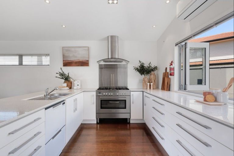 Photo of property in 22 Montego Drive, Papamoa Beach, Papamoa, 3118