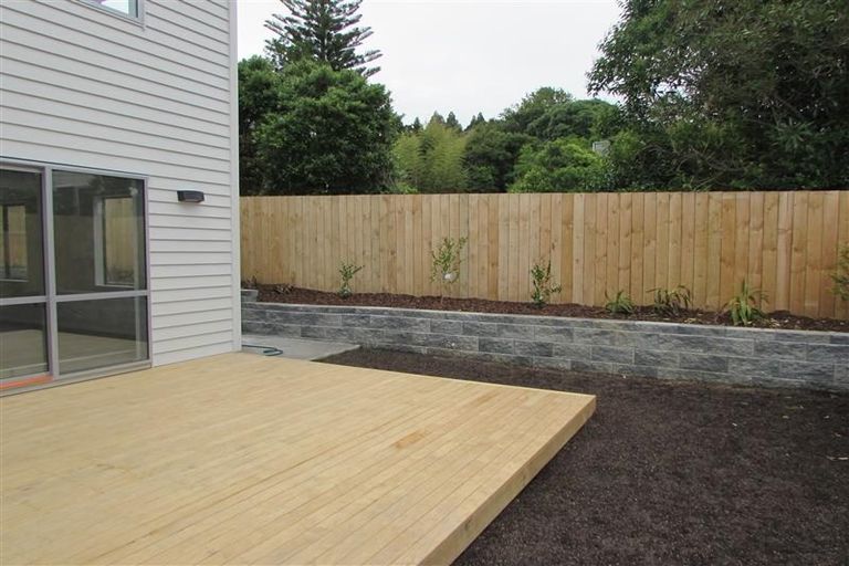 Photo of property in 38a Archers Road, Glenfield, Auckland, 0629