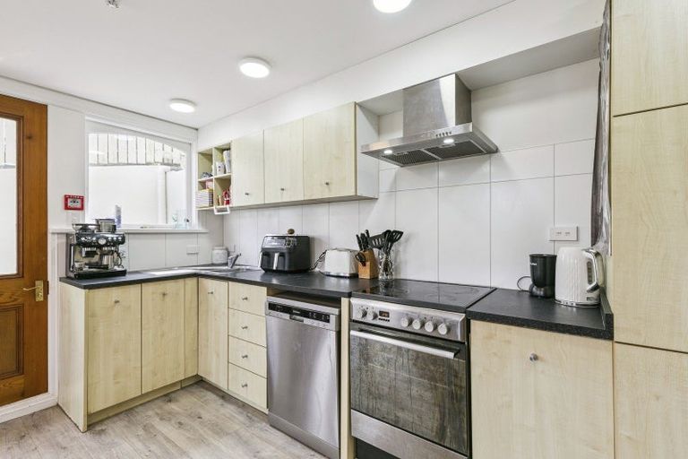 Photo of property in 49 Devon Street, Aro Valley, Wellington, 6021