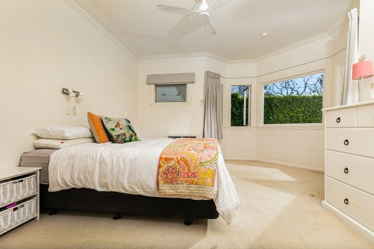 Photo of property in 1/27 Summer Street, Stanley Point, Auckland, 0624