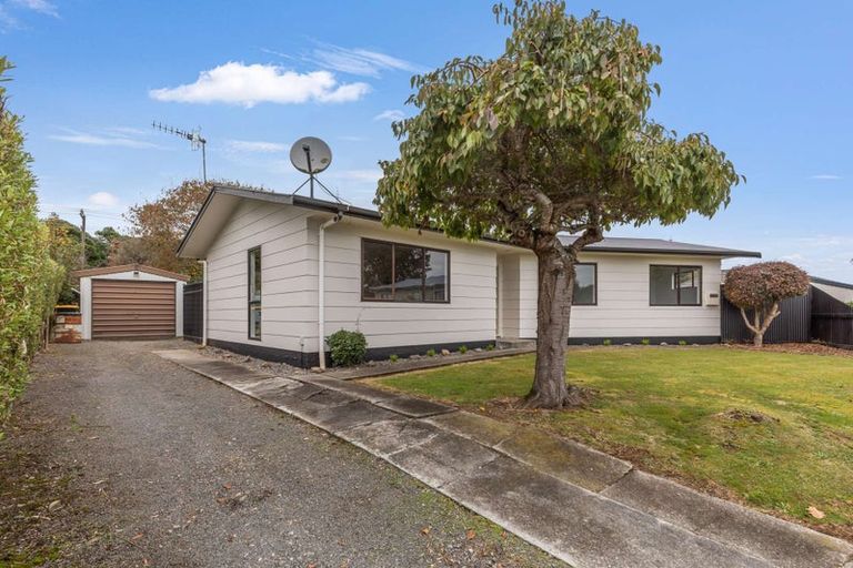 Photo of property in 6 Kirkcaldie Grove, Levin, 5510