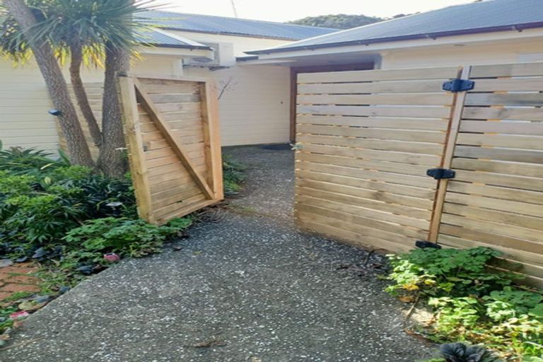 Photo of property in 12 Puriri Street, Eastbourne, Lower Hutt, 5013