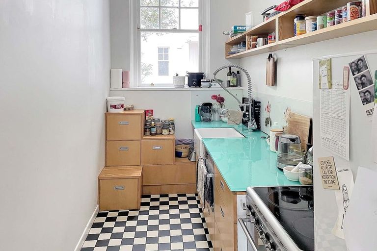 Photo of property in Blythswood Flats, 2/3 Aro Street, Aro Valley, Wellington, 6021