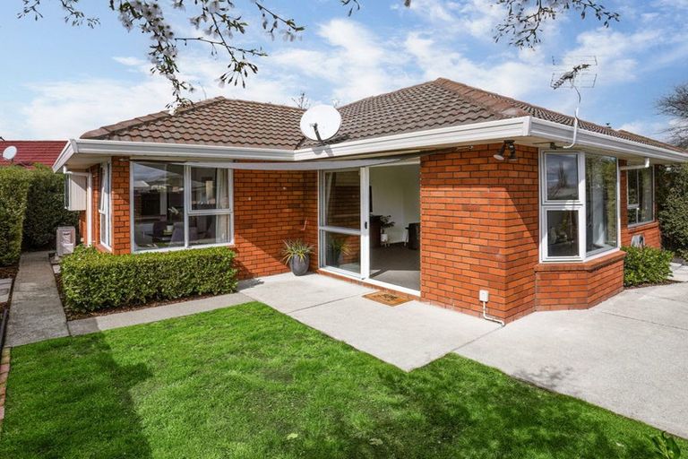 Photo of property in 2/9 Cassidy Place, Belfast, Christchurch, 8051