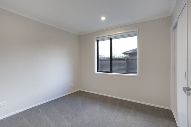 Photo of property in 12 Porokaiwhiri Avenue, Helensville, 0800