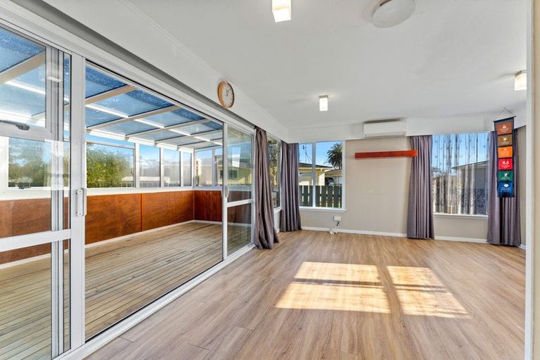 Photo of property in 53b Springs Road, Parakai, 0830