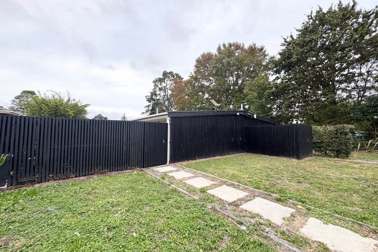 Photo of property in 2/17 Glengarry Road, Glen Eden, Auckland, 0602