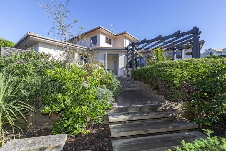 Photo of property in 136 Renown Road, Raumati South, Paraparaumu, 5032