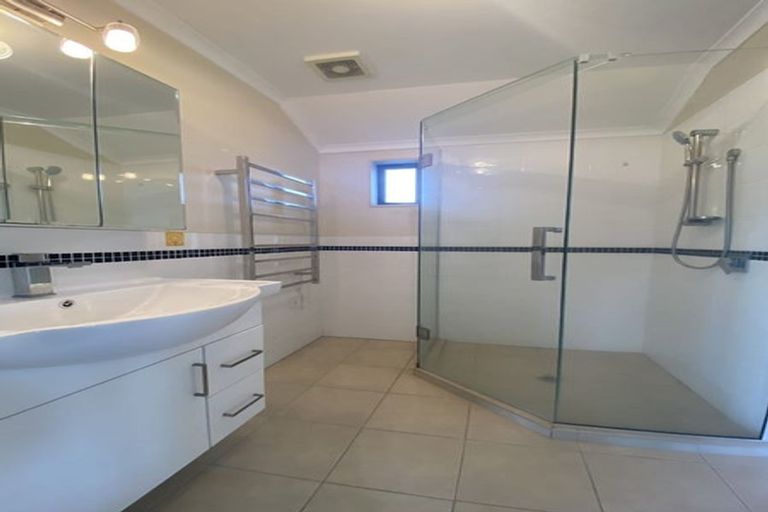 Photo of property in 1446 Whangaparaoa Road, Army Bay, Whangaparaoa, 0930