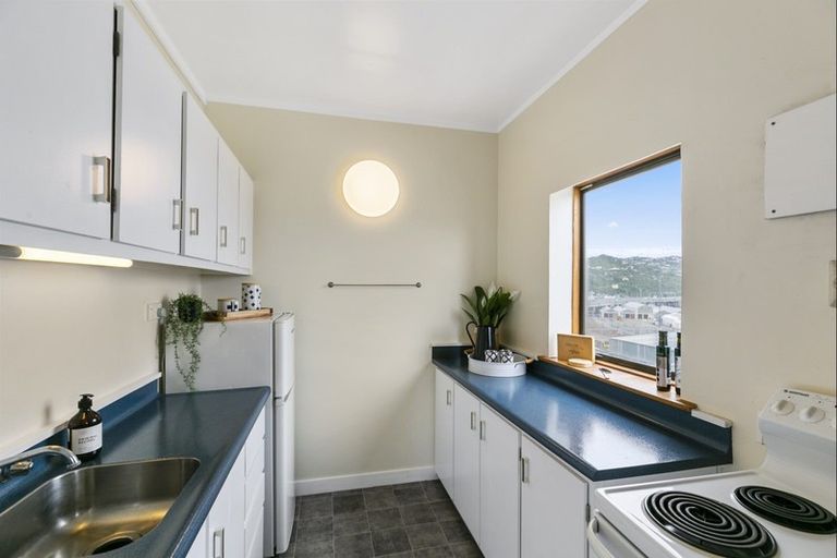 Photo of property in Hobson Court Flats, 66/70 Hobson Street, Thorndon, Wellington, 6011