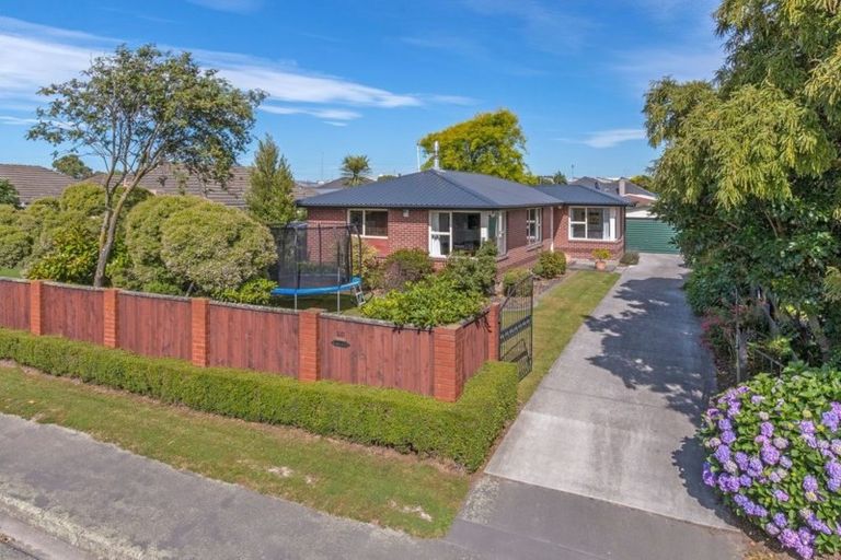 Photo of property in 20 Dunstan Crescent, Hornby, Christchurch, 8042
