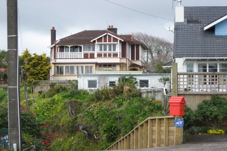 Photo of property in 16 Wakefield Street, Welbourn, New Plymouth, 4310