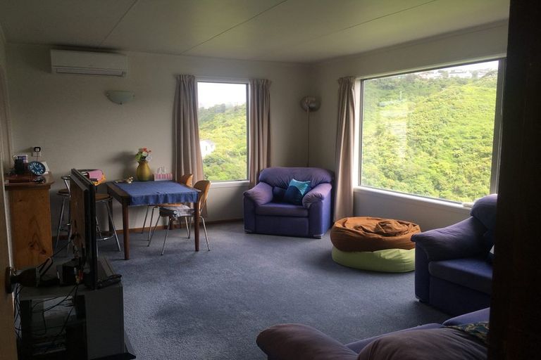 Photo of property in 2/63 Mandalay Terrace, Khandallah, Wellington, 6035