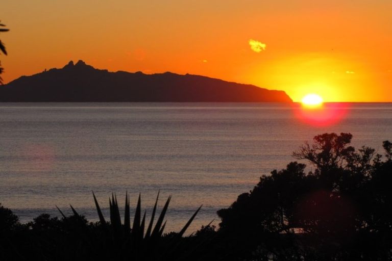 Photo of property in 1232 Cove Road, Langs Beach, Waipu, 0582