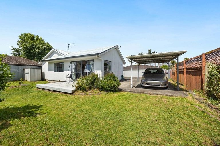 Photo of property in 2/49 Clevedon Road, Papakura, 2110