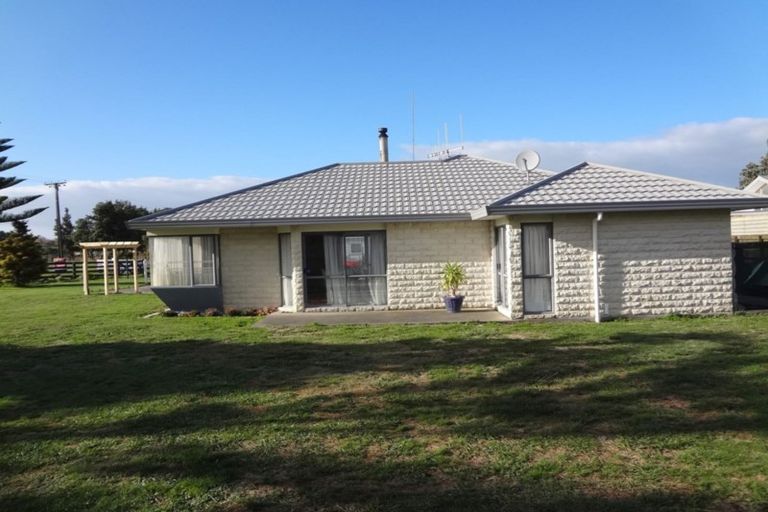 Photo of property in 40 Nuku Street, Tangimoana, 4822