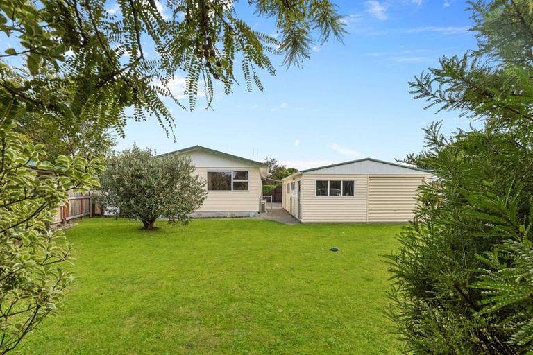 Photo of property in 24 Cecil Place, Cloverlea, Palmerston North, 4412