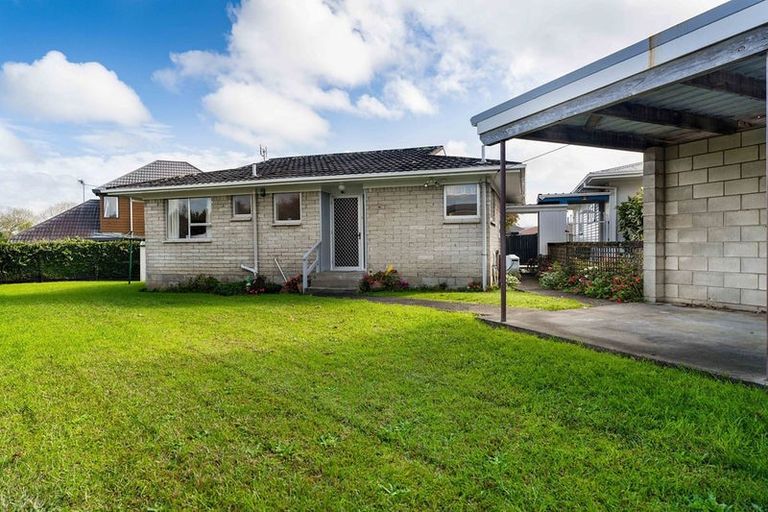 Photo of property in 2/13 Kowhai Avenue, Mangere Bridge, Auckland, 2022
