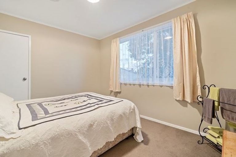 Photo of property in 43 Mack Place, Red Hill, Papakura, 2110