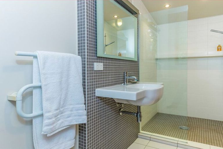 Photo of property in 409 Titirangi Road, Titirangi, Auckland, 0604