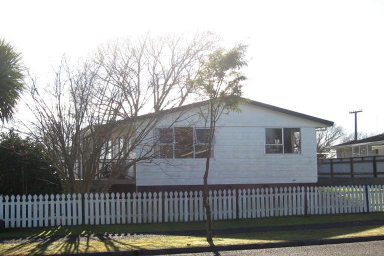 Photo of property in 4 Karen Crescent, Dinsdale, Hamilton, 3204