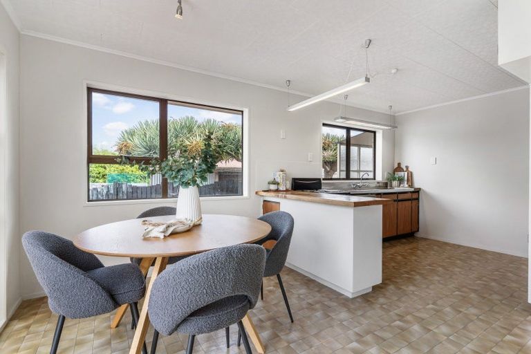 Photo of property in 111 Sandspit Road, Waiuku, 2123