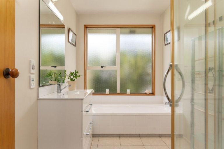 Photo of property in 2/21 Huntsbury Avenue, Huntsbury, Christchurch, 8022