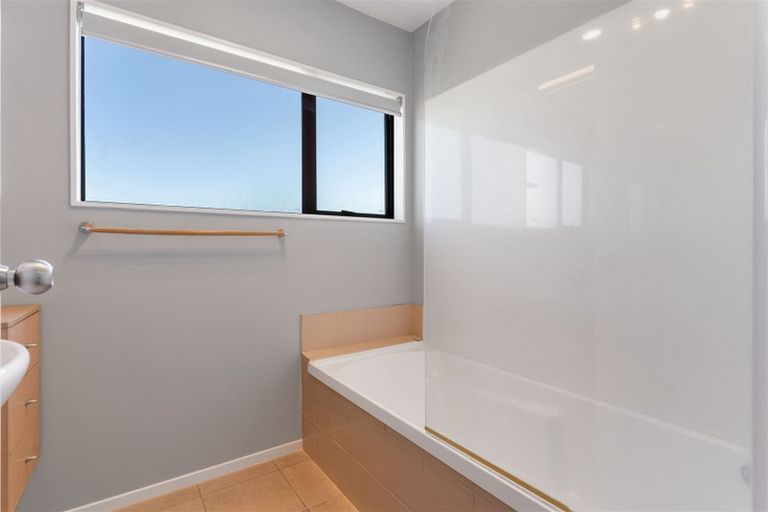 Photo of property in 24 Puma Drive, Golflands, Auckland, 2013