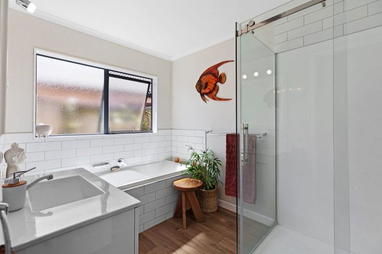 Photo of property in 16a Haven Grove, Papamoa Beach, Papamoa, 3118