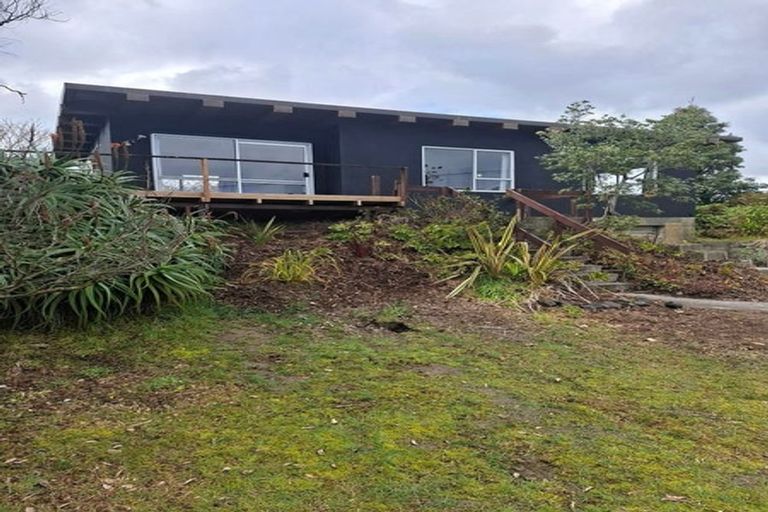 Photo of property in 6 Mahoe Street, Otaki Beach, Otaki, 5512