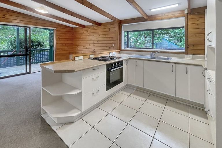 Photo of property in 22 Randal Place, Bayview, Auckland, 0629