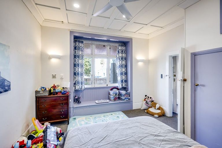 Photo of property in 17 Latham Street, Napier South, Napier, 4110