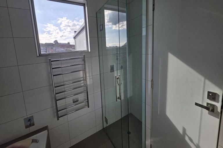 Photo of property in 73 Ridge View Crescent, Pukekohe, 2120