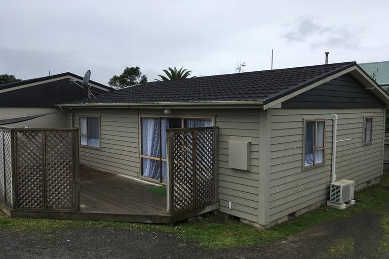 Photo of property in 70 Toi Street, Otaki Beach, Otaki, 5512