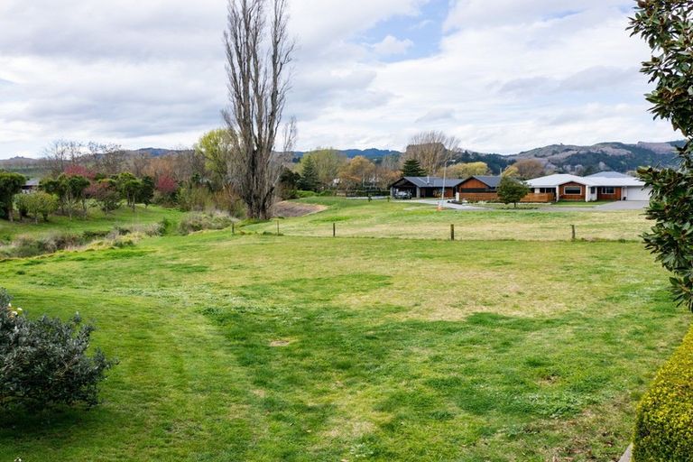 Photo of property in 17 Charteris Rise, Riverdale, Gisborne, 4010