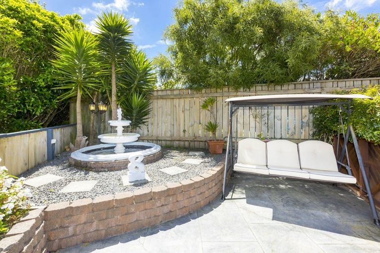 Photo of property in 20 Ormrod Grove, Riverstone Terraces, Upper Hutt, 5018