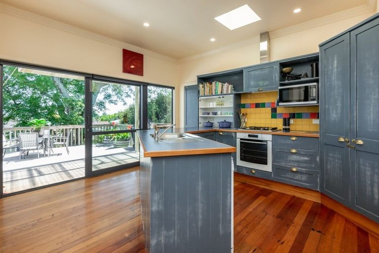 Photo of property in 1/61 Te Mata Road, Havelock North, 4130