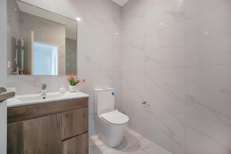 Photo of property in 20b Crestview Rise, Papakura, 2110