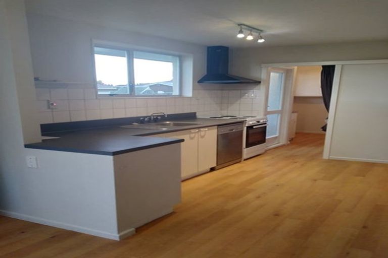 Photo of property in 29 Valecrest Avenue, Parklands, Christchurch, 8083