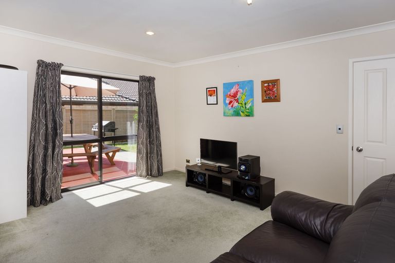 Photo of property in 4 Trillick Place, Tuakau, 2121