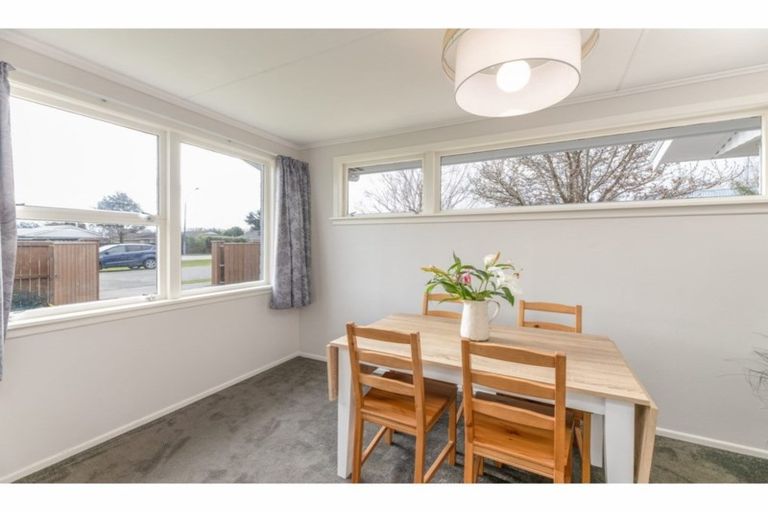 Photo of property in 127 Northcote Road, Northcote, Christchurch, 8052