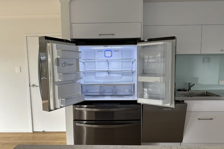 Photo of property in 14 Kahukaka Road, One Tree Point, 0118